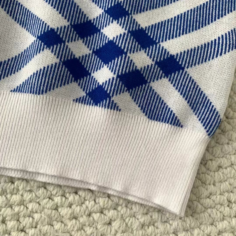 Burberry Blue and White Checkered Crewneck Sweater - Picture 6 of 9